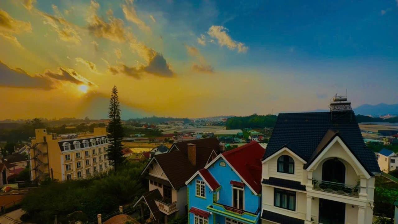Monaco Hotel Khu Chi Lăng Екстериор снимка