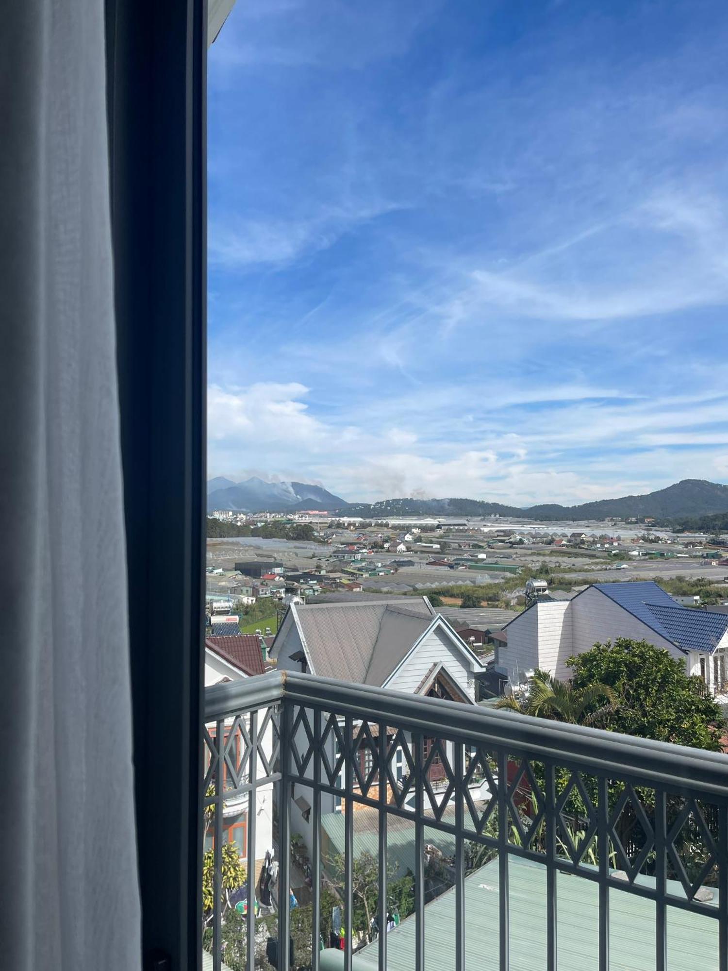 Monaco Hotel Khu Chi Lăng Екстериор снимка